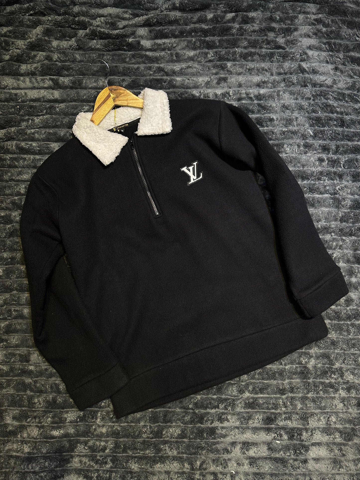 LV MOAK-OVERSIZED